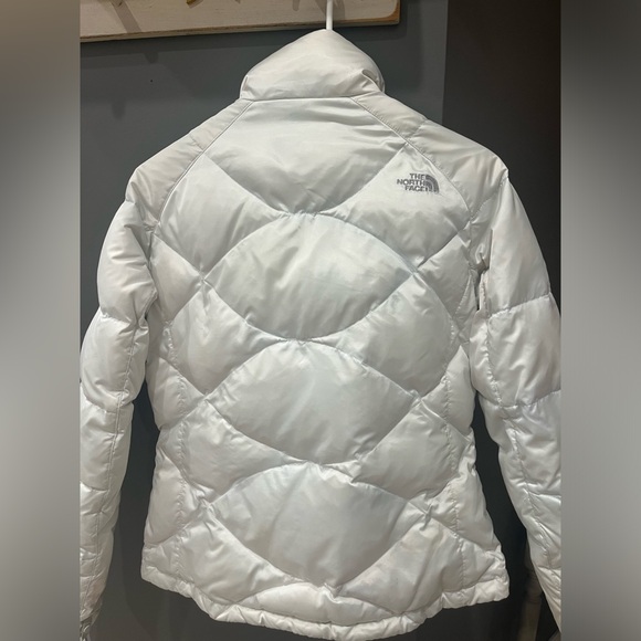 White north face coat - Picture 3 of 3